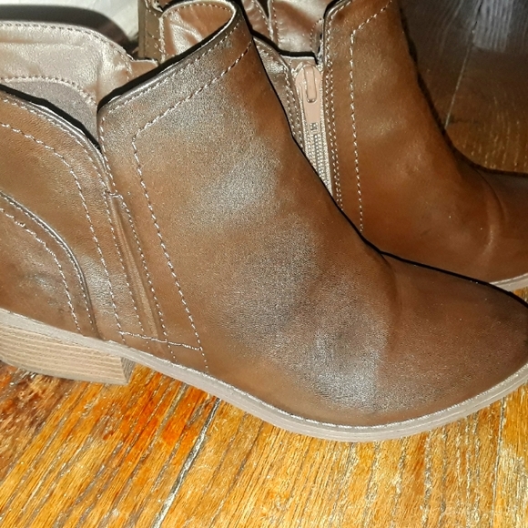 G by Guess Brown Boots 6.5M - Picture 2 of 7